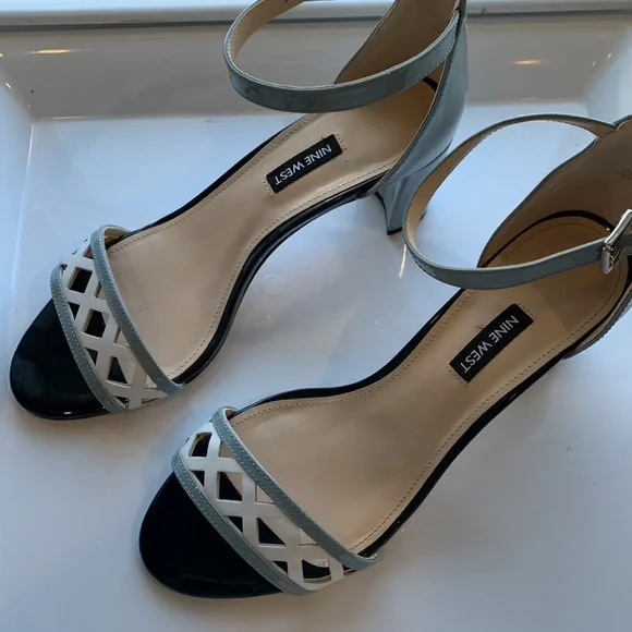 Nine West Paisley Open Toe Blue Patent Leather Block Heel Sandals - Picture 13 of 16